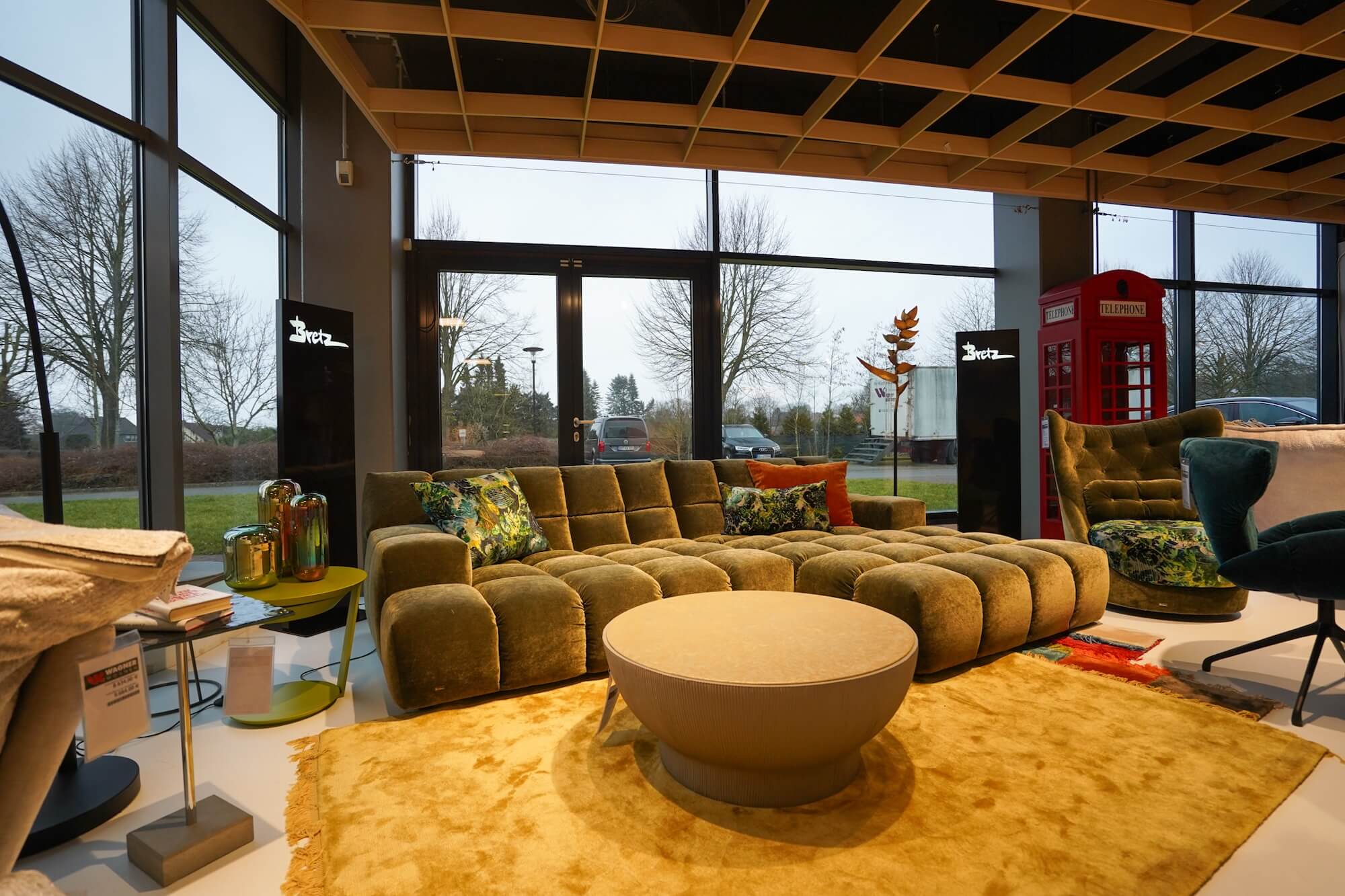 Bretz-Bigsofa-gruen-velvet