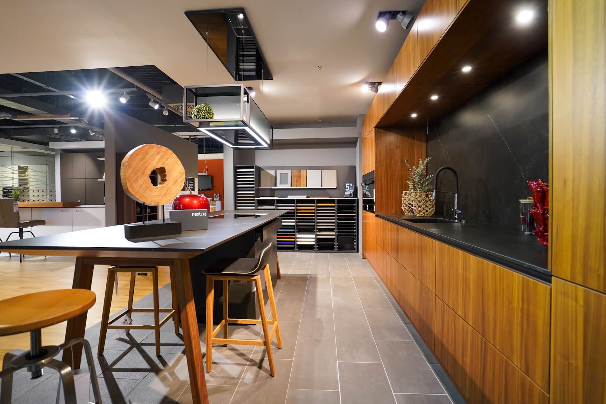 next125-Design-Inselkueche-Naturstein