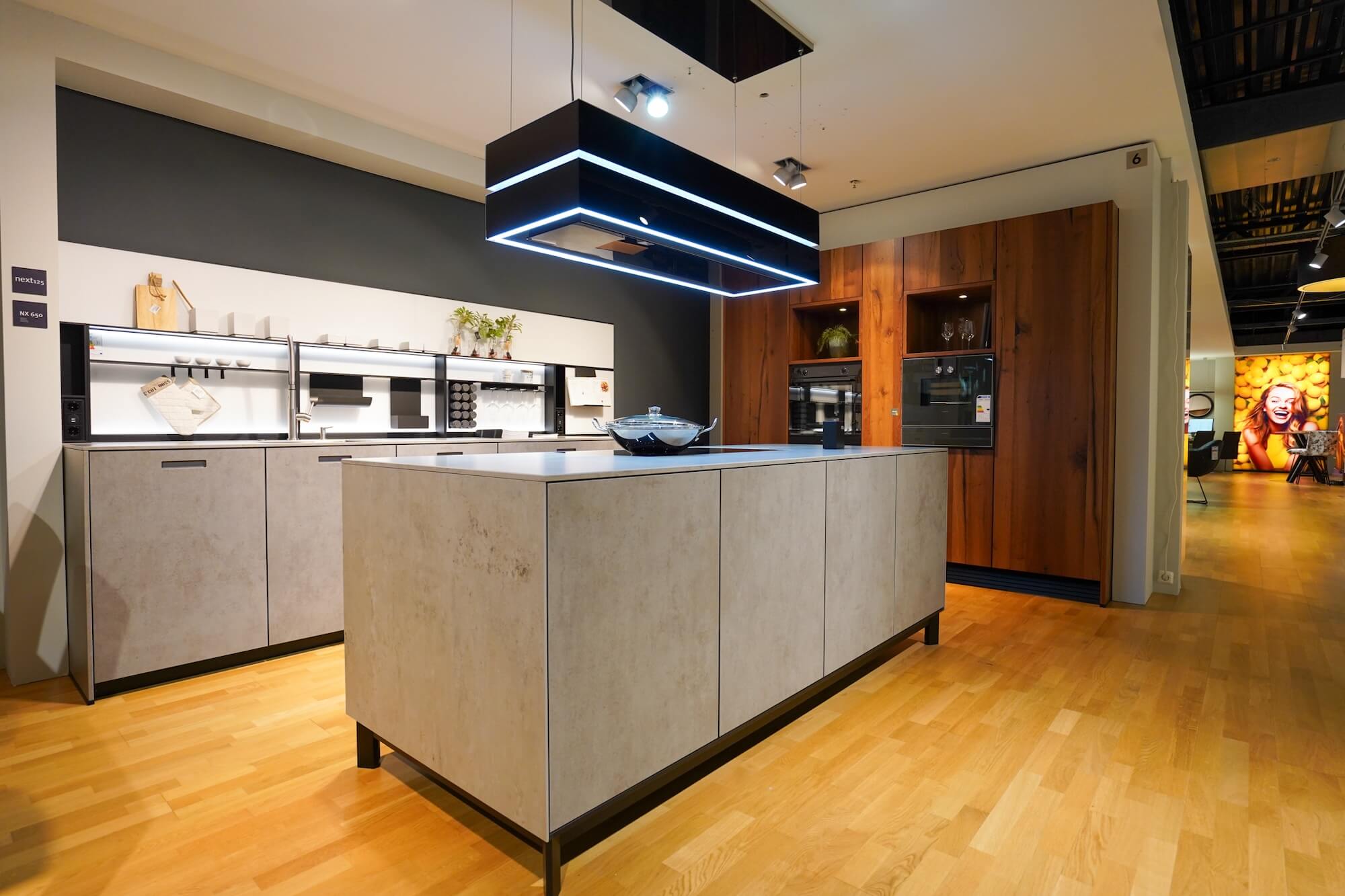 next125-Designkueche-mit-Insel-Beton