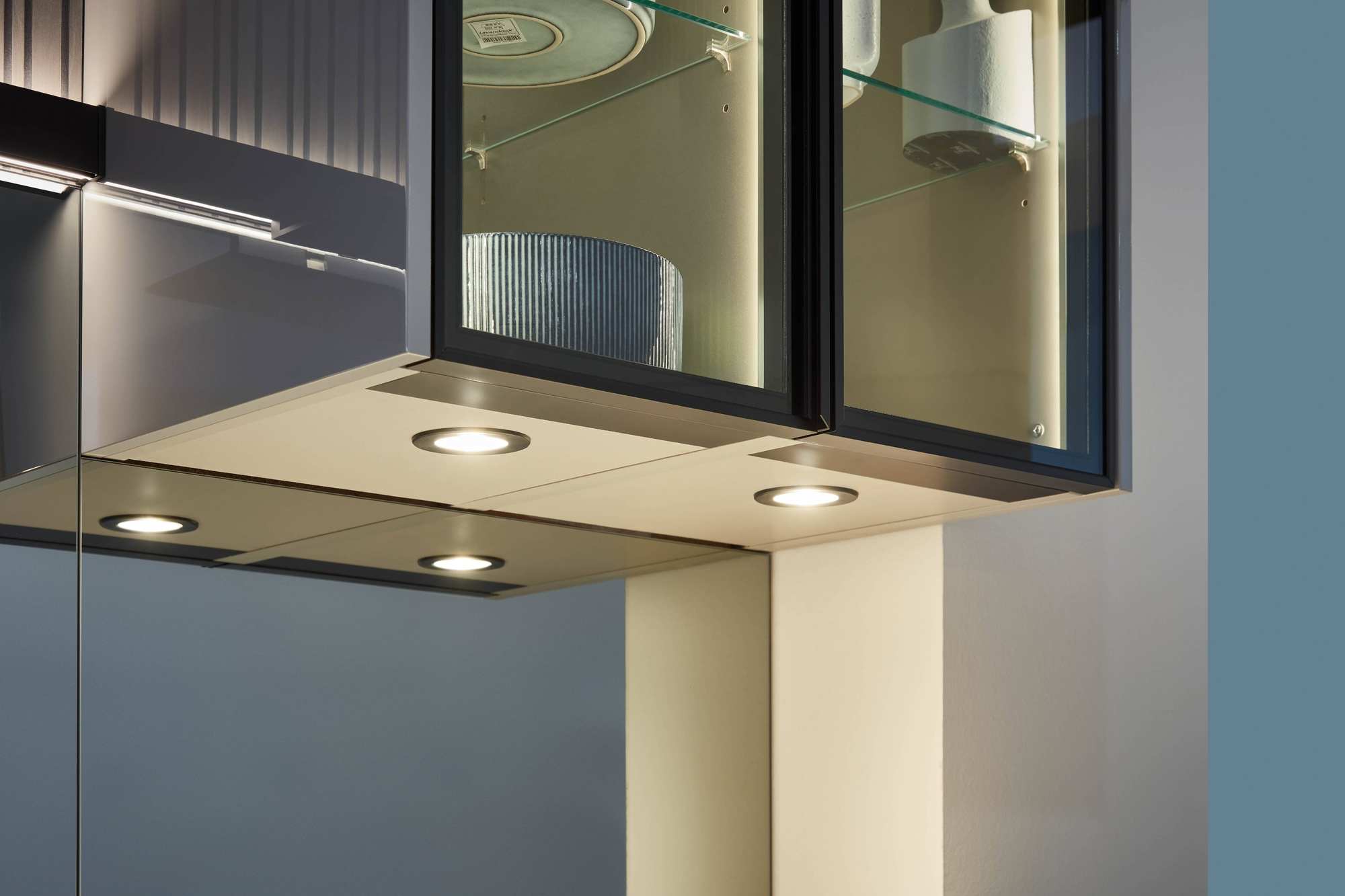 vitrine-glasrahmen-led-spots